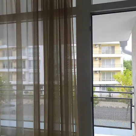 Sunlit Apartman
