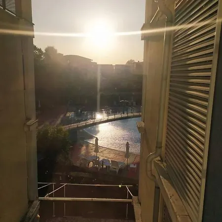 Sunlit Apartman